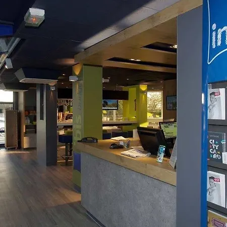 Premiere Classe Lyon Nord דרדילי