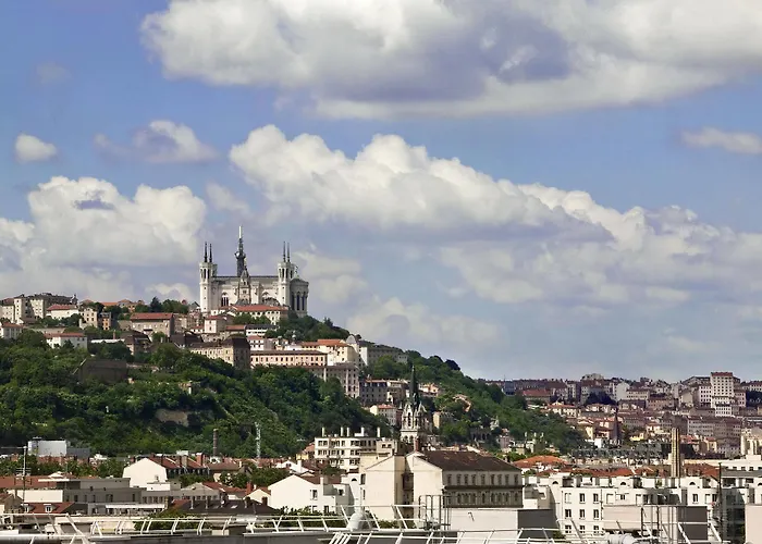 Premiere Classe Lyon Nord Отель Дардилли